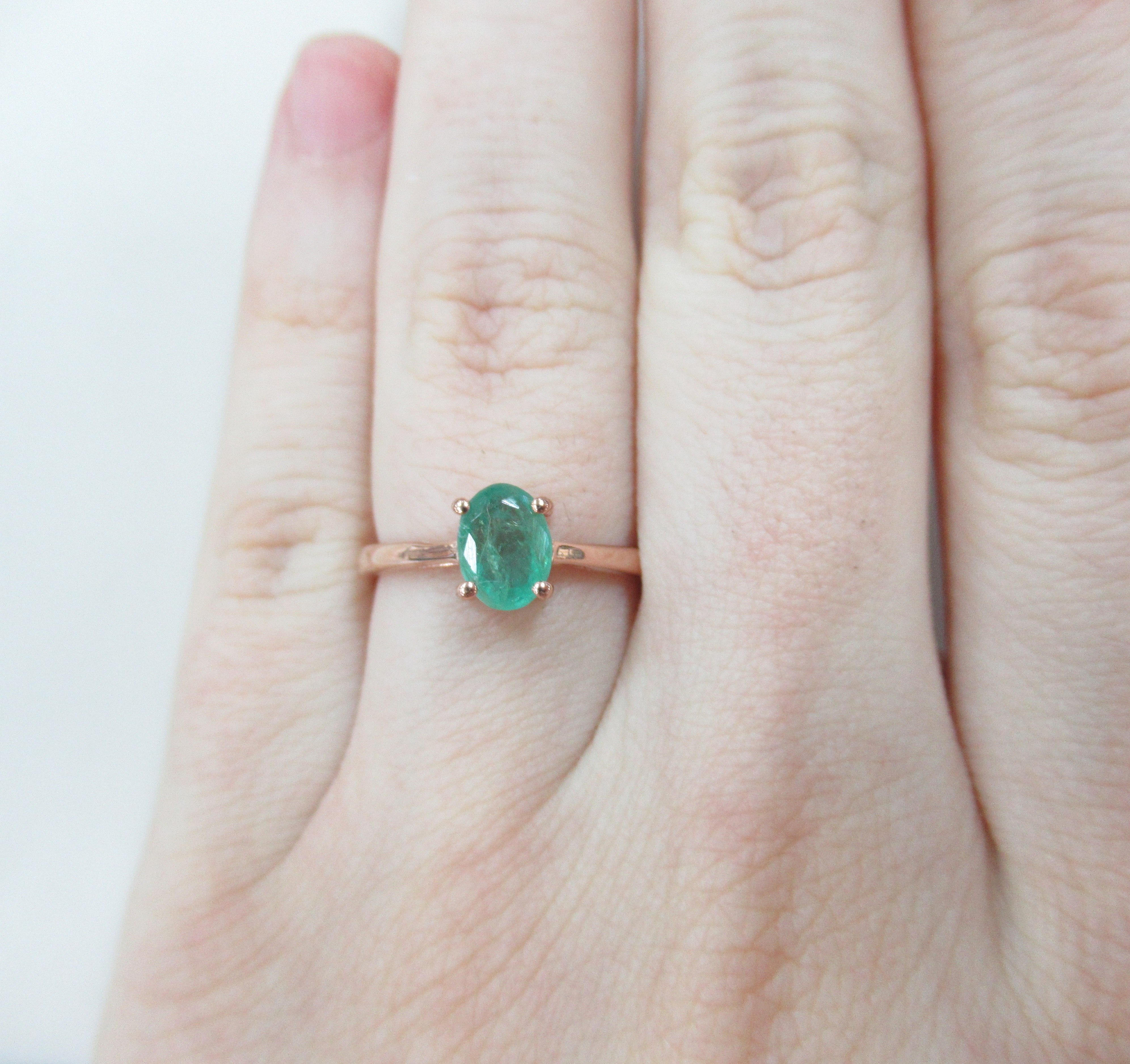 Серебряное кольцо с изумрудом